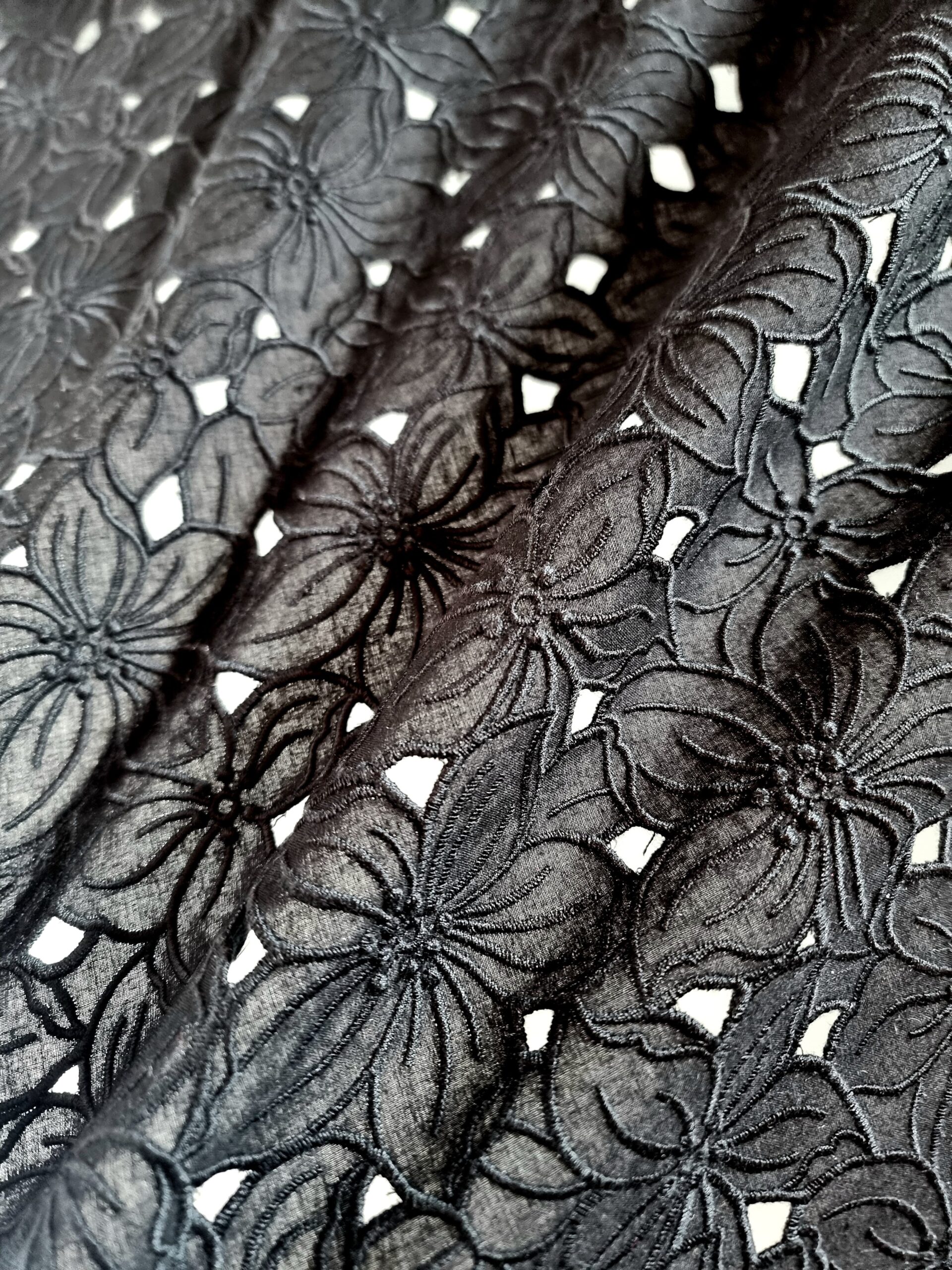 Broderie spartă pe suport de bumbac fin - design floral, Negru - imagine 6