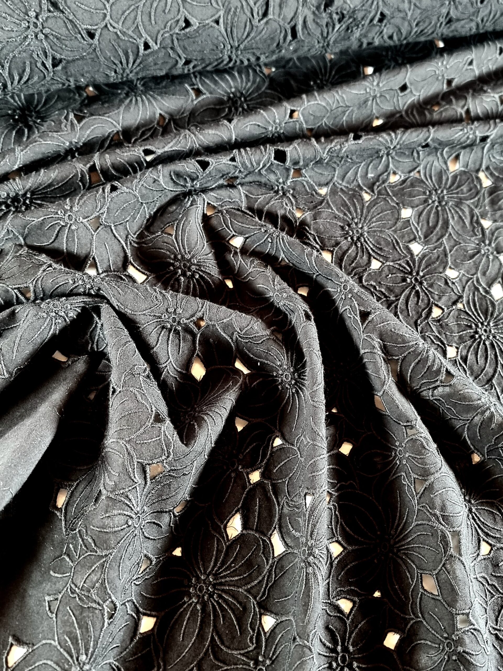 Broderie spartă pe suport de bumbac fin - design floral, Negru - imagine 3