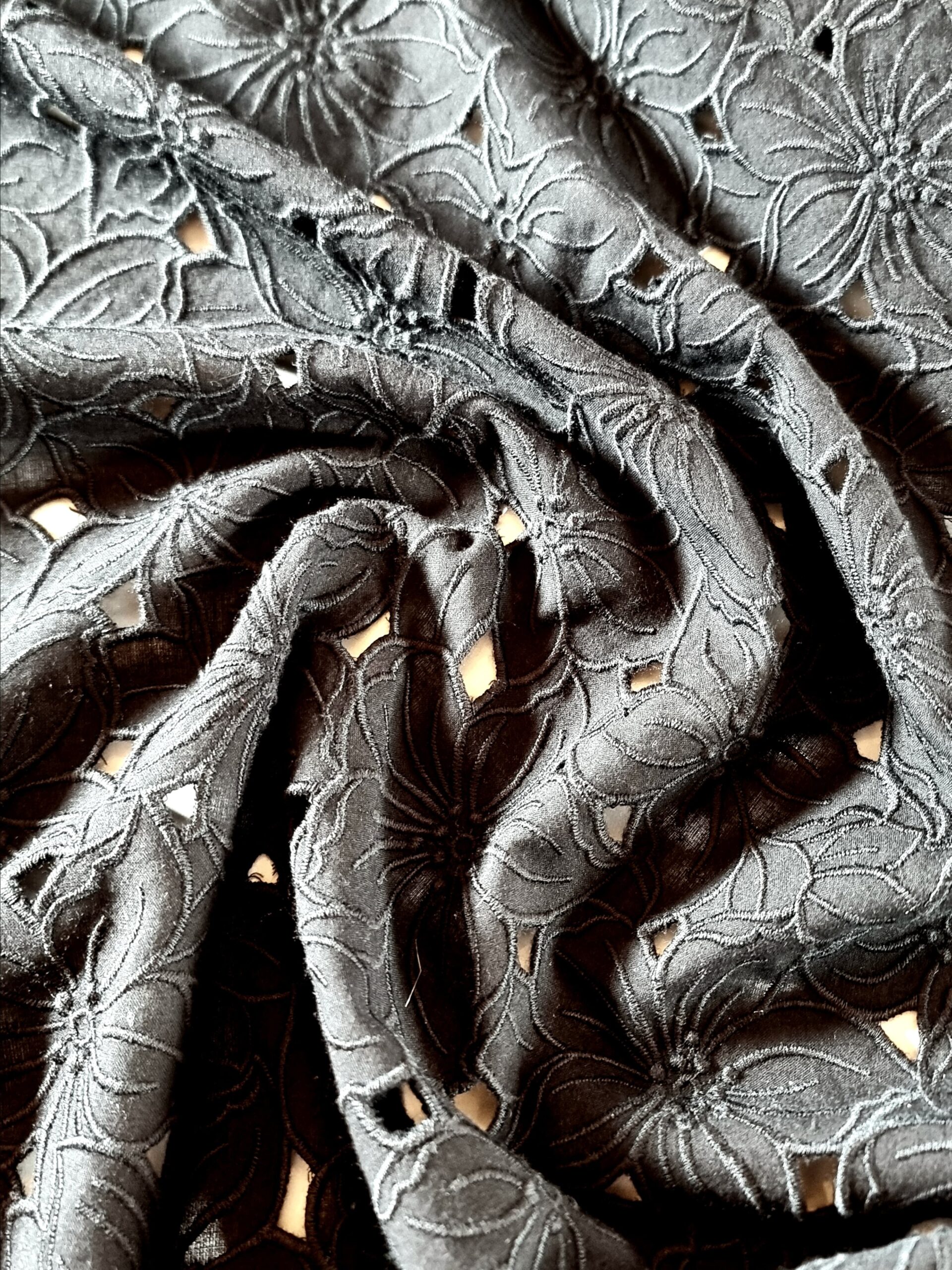 Broderie spartă pe suport de bumbac fin - design floral, Negru - imagine 5