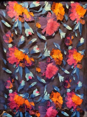 Dantela cu broderie pe tulle cu flori mari - Cyclamen / Portocaliu pe fond Bleumarin