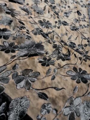 Dantelă cu bordură bogata si model floral 3D, Negru intens