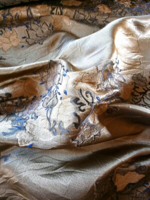 Tesatura Jacquard  - design royal cu borduri definite prin ghirlande florale, Auriu / Galben - mustar