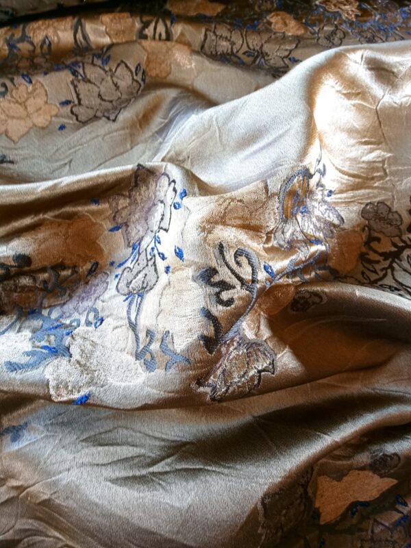 Tesatura Jacquard  – design royal cu borduri definite prin ghirlande florale, Auriu / Galben – mustar