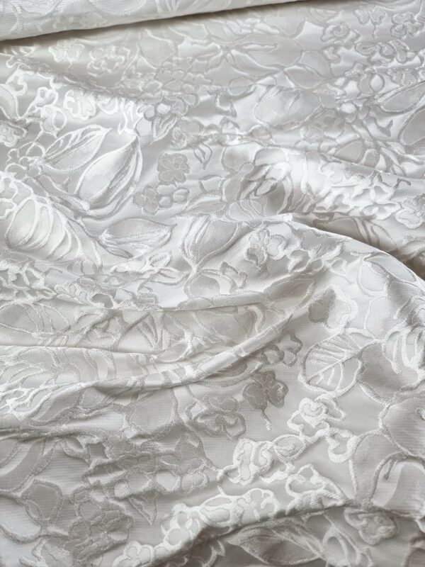 Tesatura Jacquard  – design floral cu design reliefat,  Ivoire
