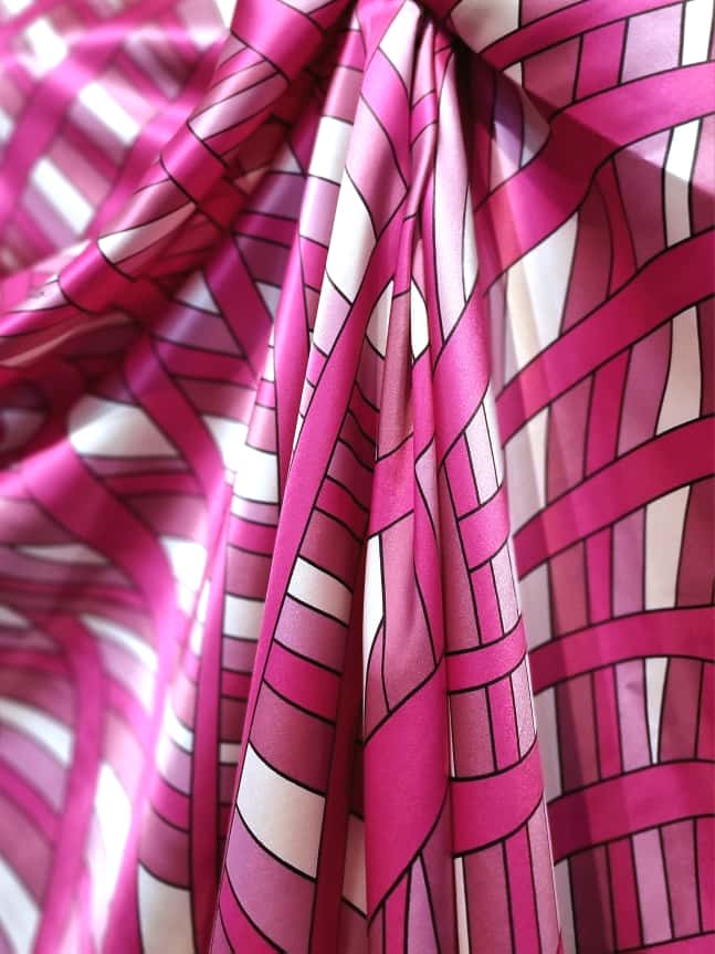 Tesatura din matase naturală satinata - design abstract, nuanțe Cyclamen - imagine 2