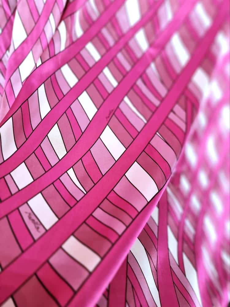 Tesatura din matase naturală satinata - design abstract, nuanțe Cyclamen - imagine 3