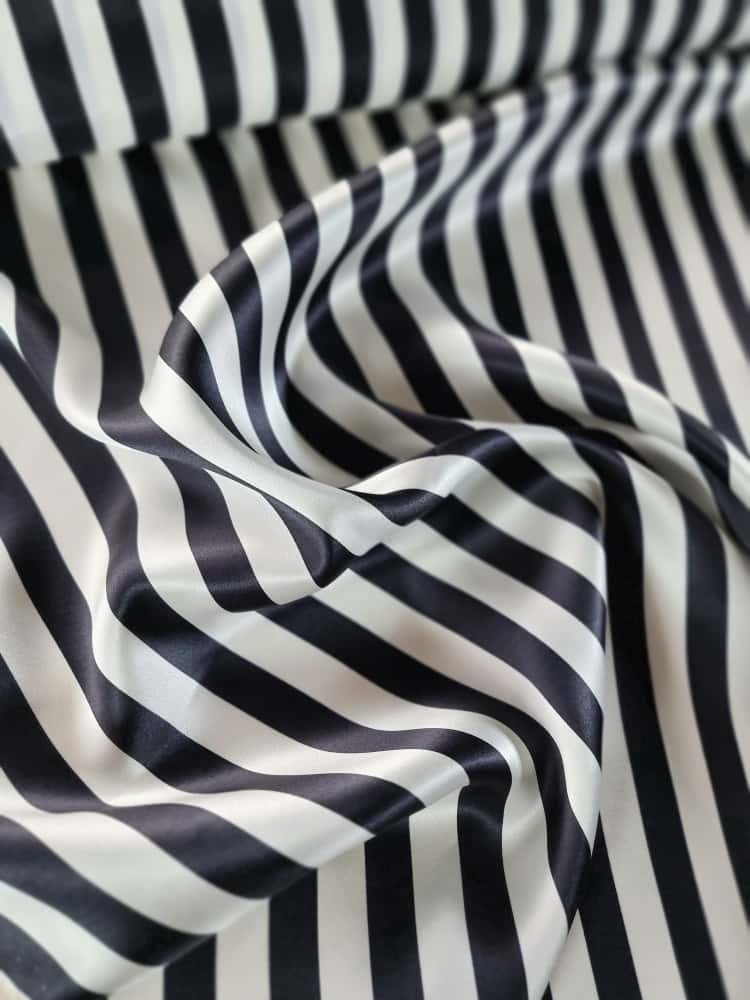 Tesatura din matase naturala satinata - design liniar - dungi, Alb / Negru