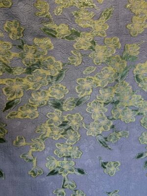 Tesatura organza - model floral tip panou, Verde-lemon pe fond Mov-pal