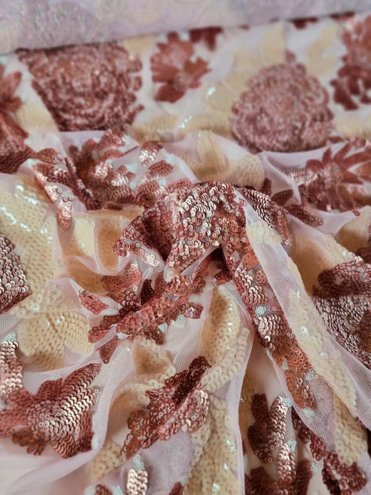 Tesatura cu paiete aplicate pe suport de tulle fin roz pal - floral, Cupru / Ivoire / Roz - imagine 4