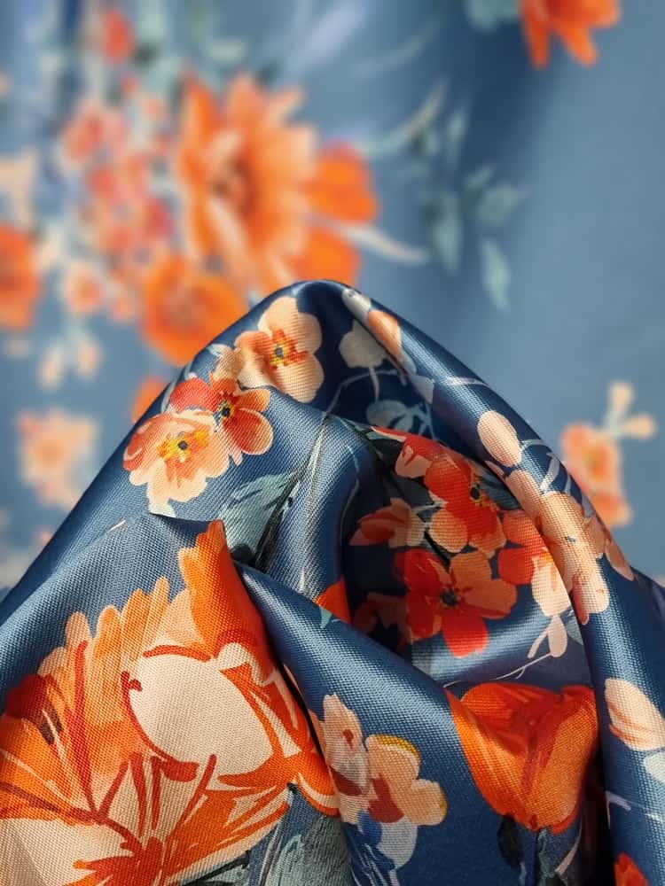 Tesatura twill din matase naturala - tip mikado Imprimată cu flori portocalii pe fond albastru petrol - imagine 5