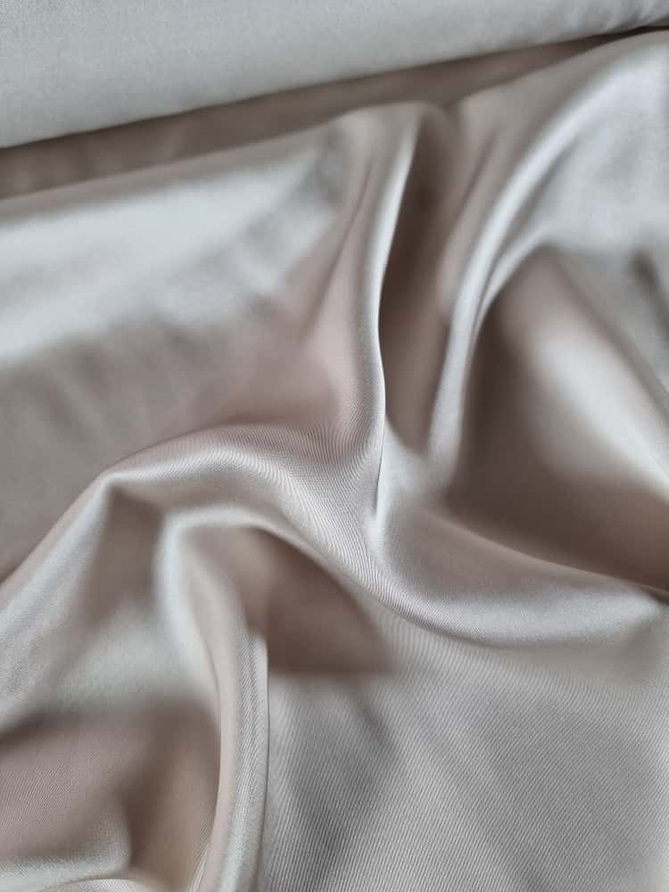 Tesatura satinata - fina din viscoza , design uni, Bej deschis - imagine 5