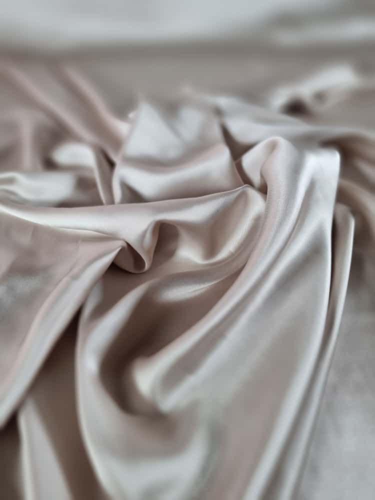 Tesatura satinata - fina din viscoza , design uni, Bej deschis - imagine 7