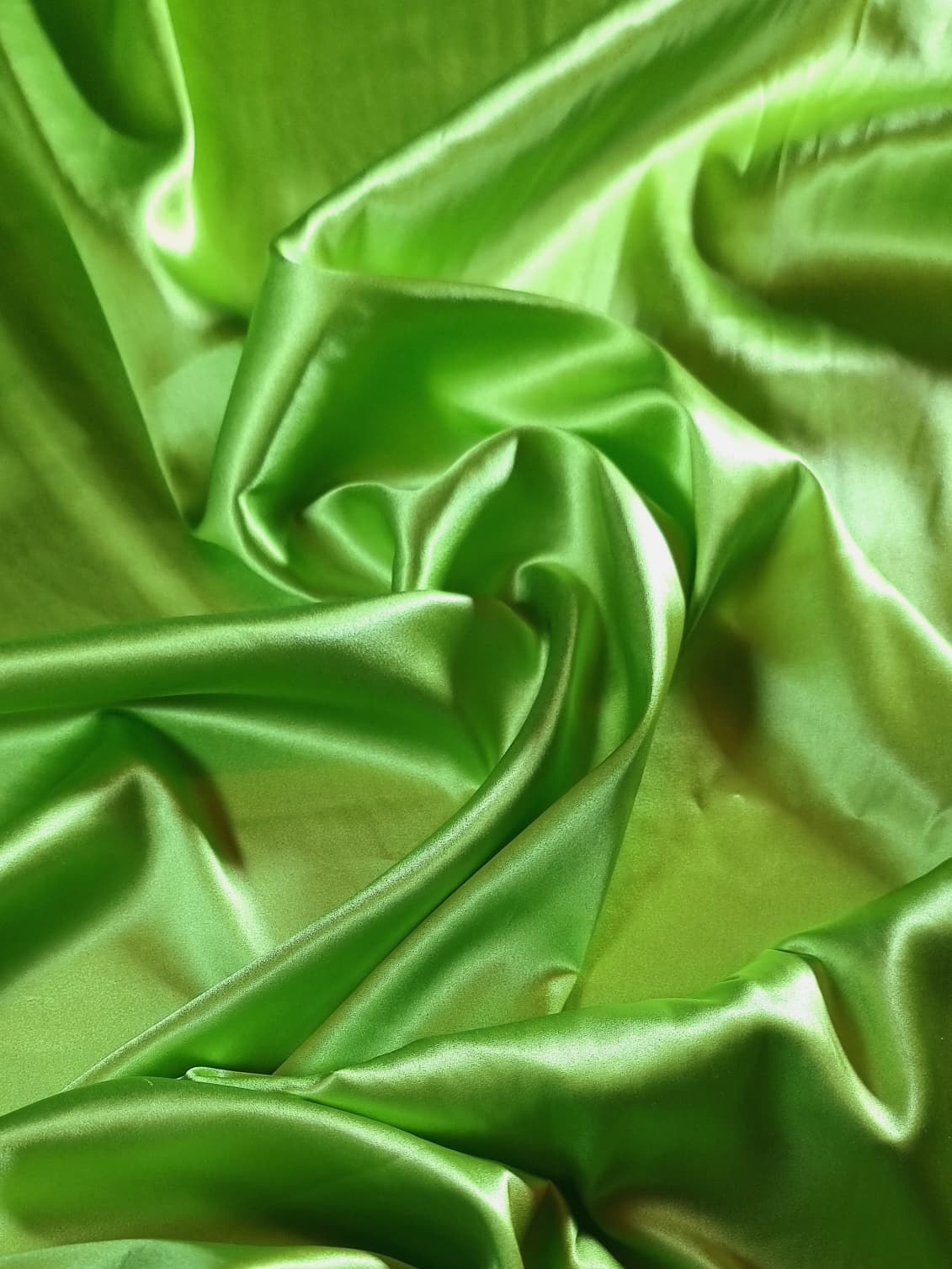 Tesatura crepe de chine din matase naturala - design uni double face, Verde Kiwi