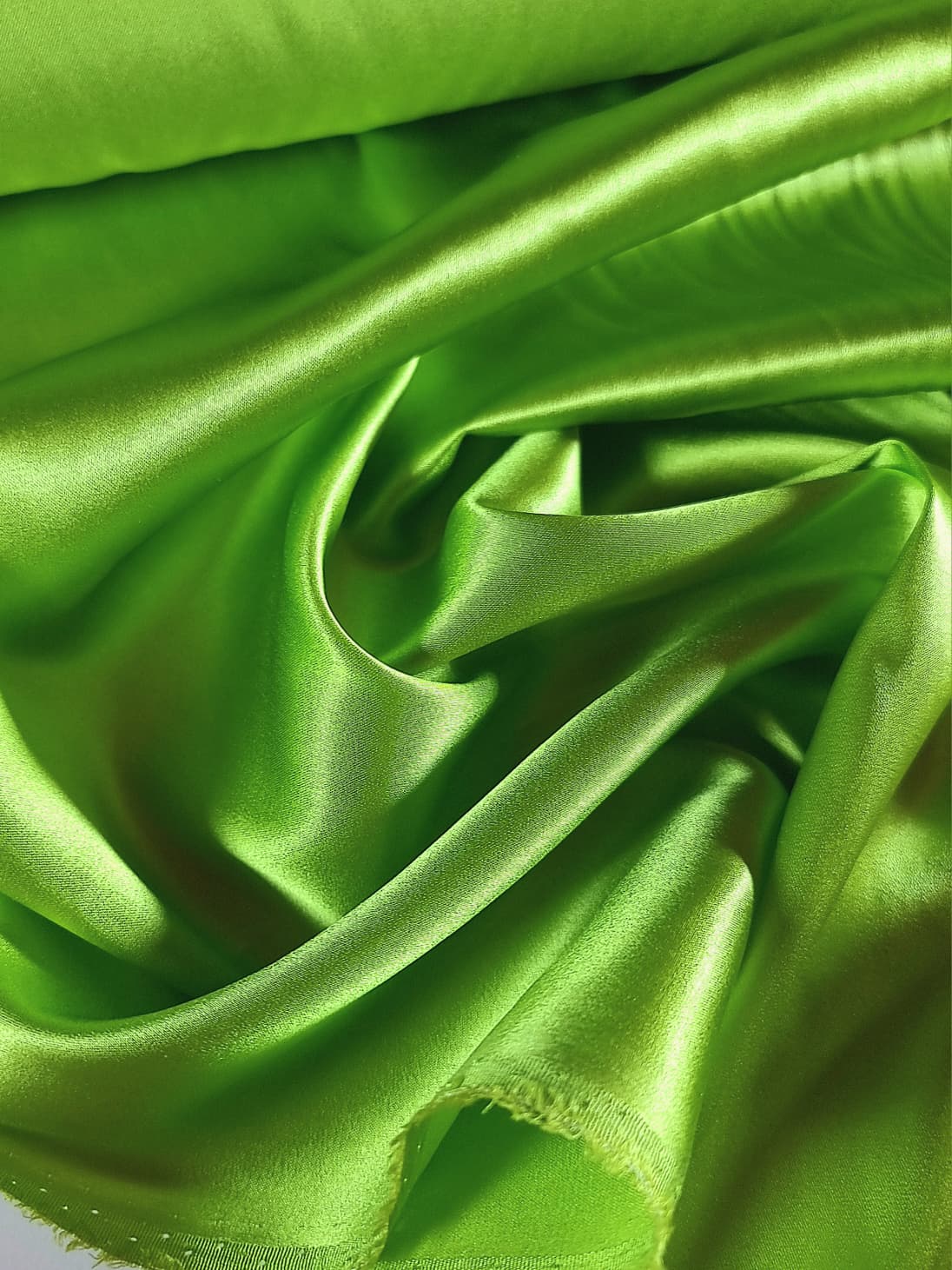 Tesatura crepe de chine din matase naturala - design uni double face, Verde Kiwi - imagine 3