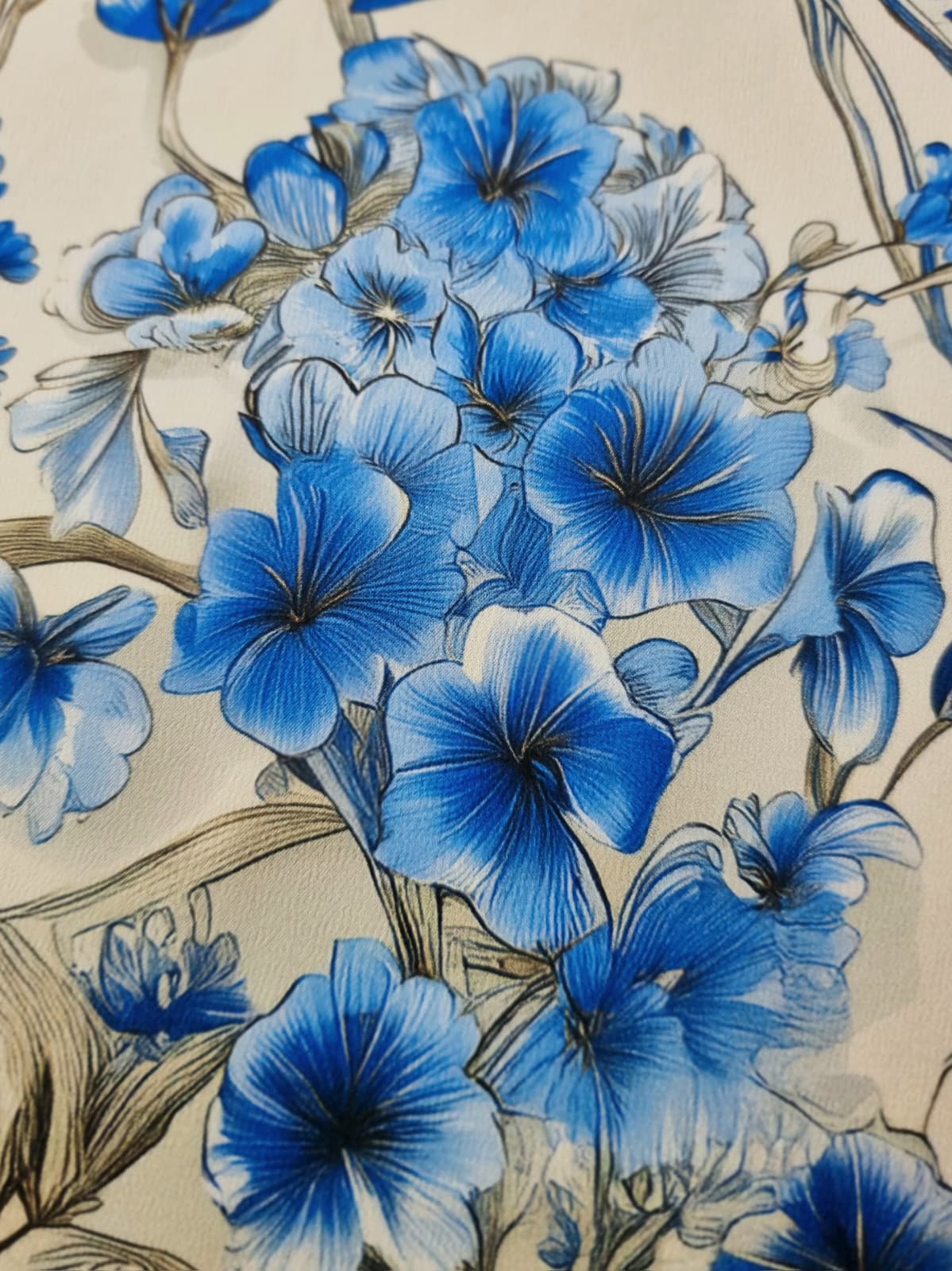 Tesatura crepe de chine din matase naturala - design floral, Albastru / Ivoire - imagine 9