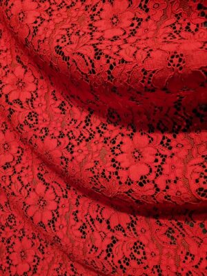 Dantela ajurată din fibre naturale - model floral, Rosu
