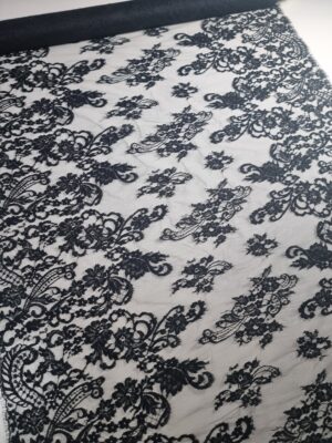 Dantela premium din fibre naturale cu design floral si borduri laterale, Negru