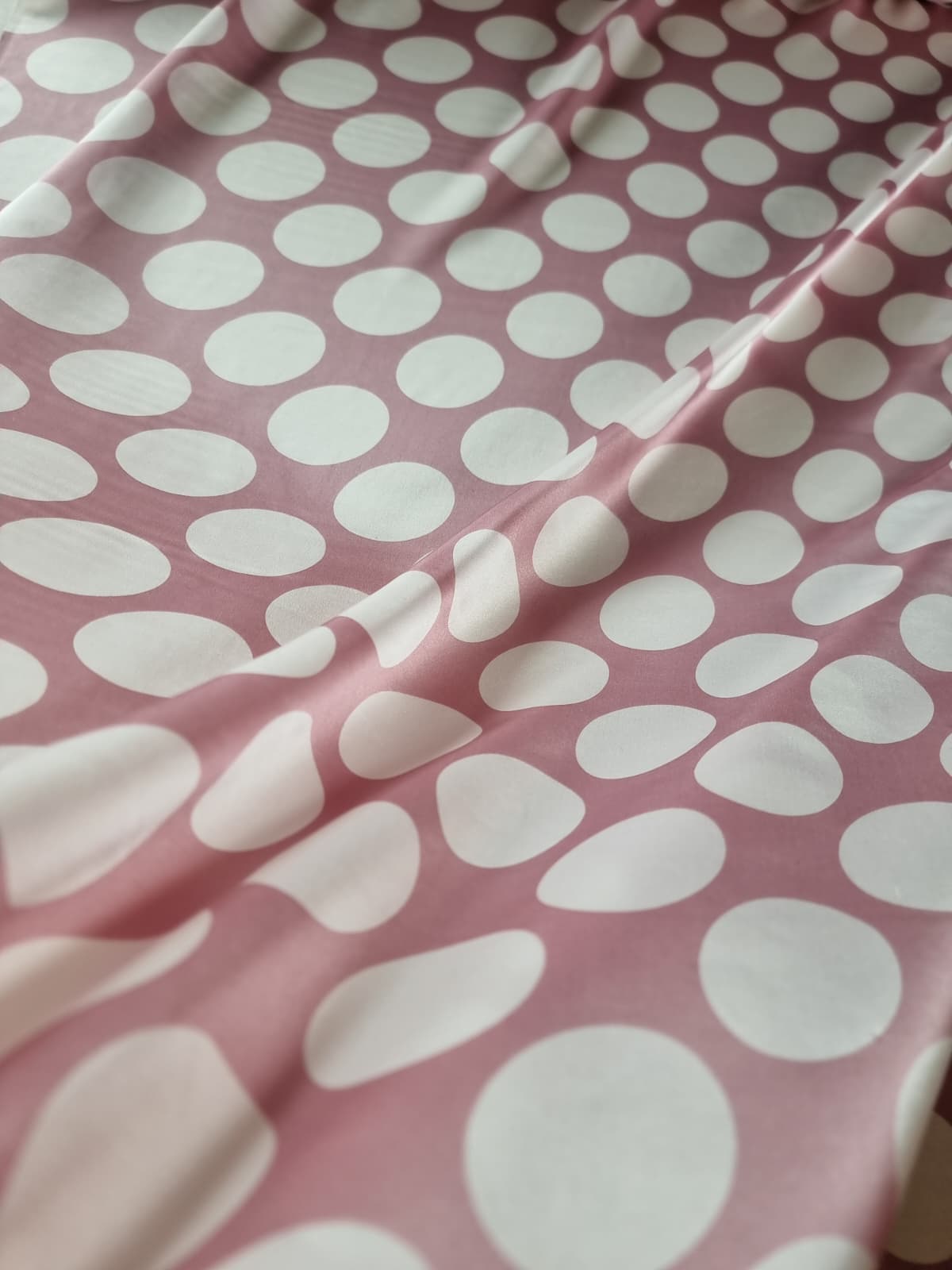 Tesatura fina din matase naturala - Imprimeu cu buline, Roz / Ivoire - imagine 6
