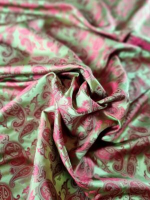 Tesatura Jacquard cameleon cu elemente paisley , Roșcat / Verde salvie