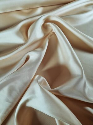 Tesatura serje din matase naturala - design uni , Crem deschis / Nude