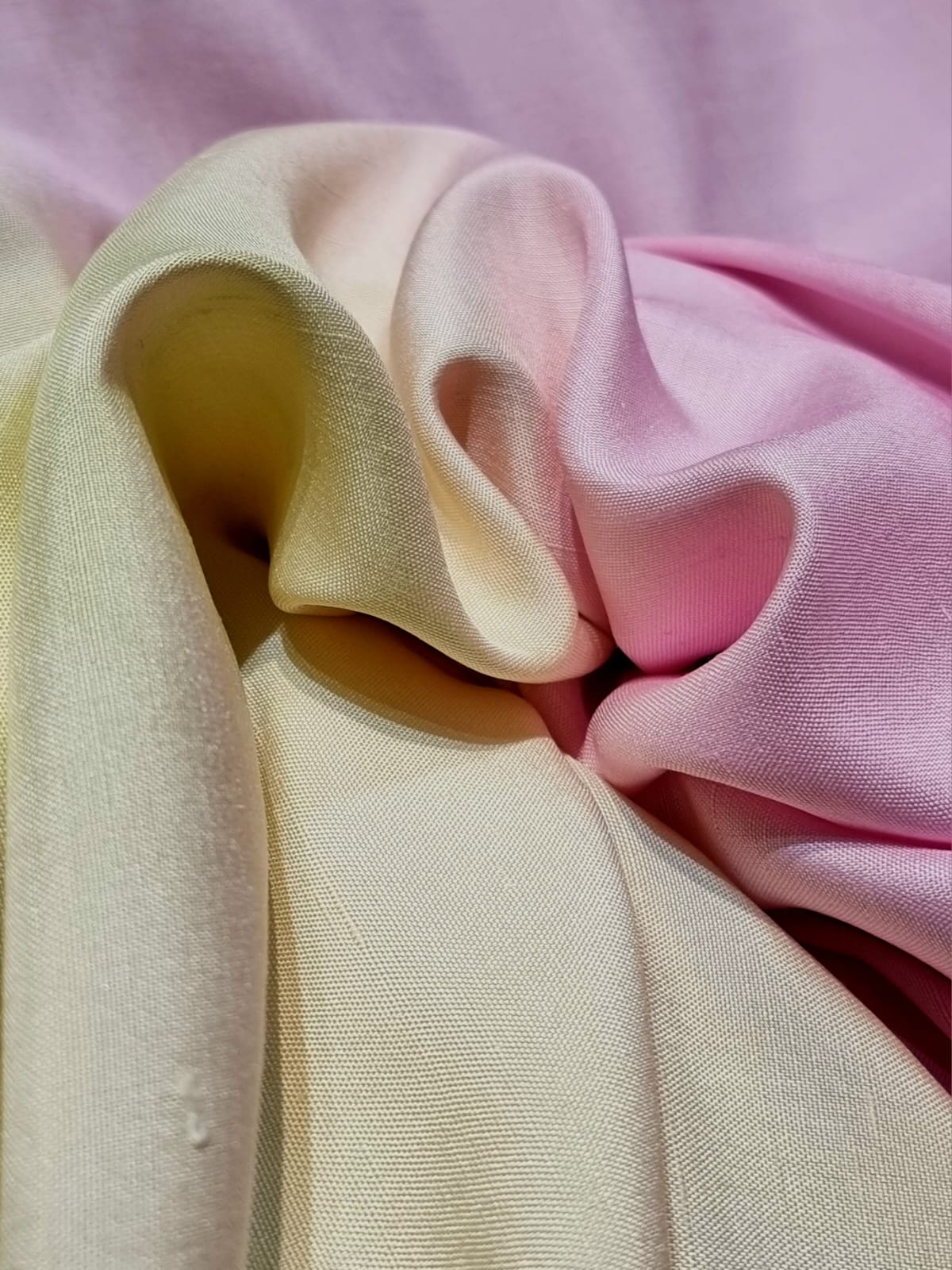 Tesatura shantung din matase naturala - design tricolor pastel, Roz / Galben / Bleu - imagine 5