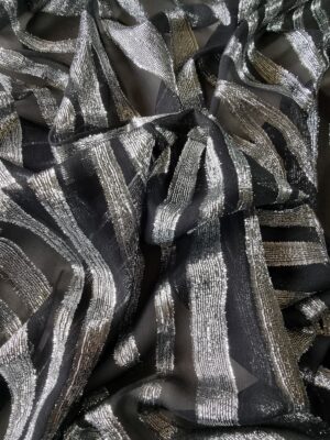 Voal Jacquard din Matase Naturala cu inserție de fir Argintiu pe fond Negru