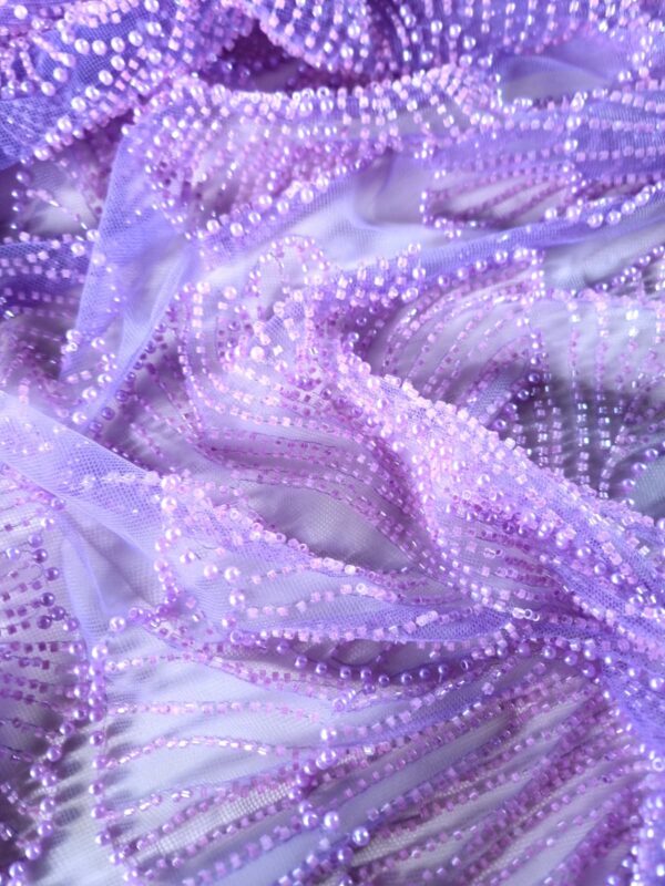 Tesatura cu broderie grea de mărgele pe suport de tulle elastic – model floral, Mov – Lila