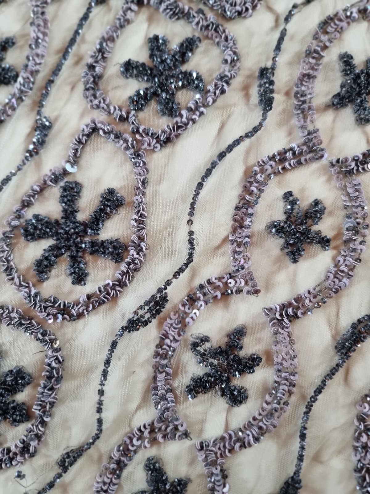 Broderie bogată cu paiete si bordura pe lungimea tesaturii, model abstract in nuanțe de Gri - imagine 11