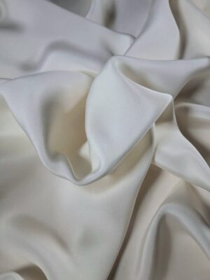 Tesatura fluida - crepe din matase naturala cu design uni, Ivoire