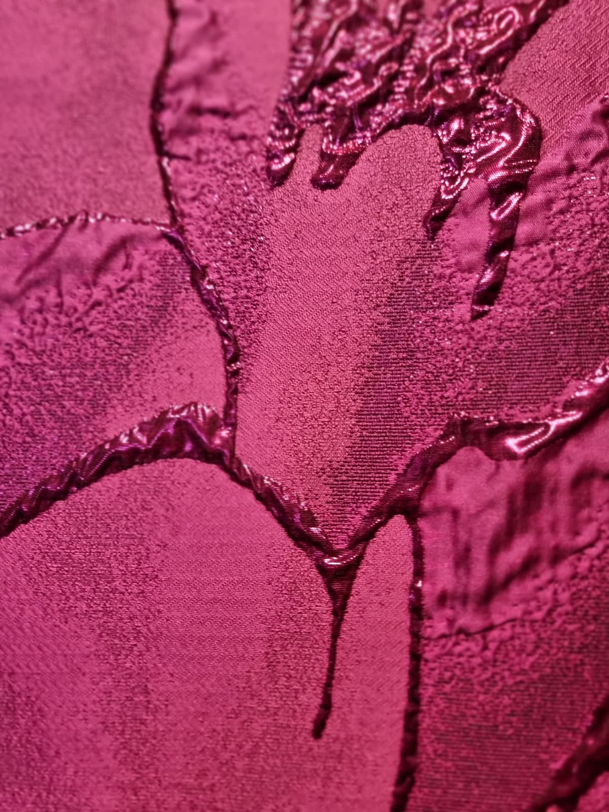 Tesatura devore tip panou cu trandafir imens - cyclamen si insertii de fir lurex pe suport de Organza neagră - imagine 7