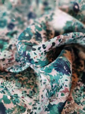 Tesatura dublu crepe premium din viscoza - imprimeu cu flori mici Roz / Verde închis