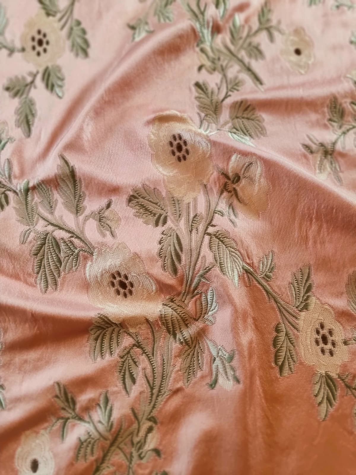 Tesatura Jacquard cu fibre din matase naturala - model floral, Roz Vintage / Verde / Crem - imagine 9