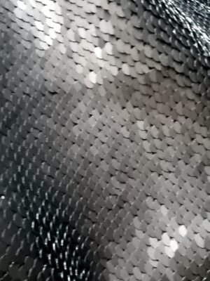 Tesatura cu paiete, dispuse în solzi de pește pe suport tip jerse elastic, Negru mat