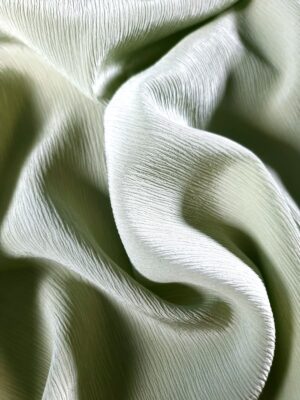 Tesatura din matase naturala cu efect creponat, Verde - ou de rață