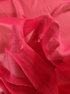 Voal din matase naturala - usor creponat, Rosu