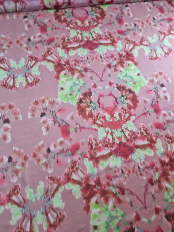 Voal din matase naturala cu imprimeu abstract Bordo – Verde pe fond Roz