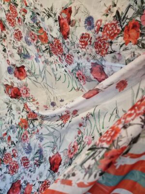 Voal din matase naturala sub formă de panou - Imprimeu floral, Roșu / Alb / Verde