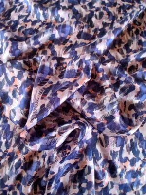 Țesătură mixtă din mătase naturală cu viscoză, crepe, cu imprimeu abstract, roz vintage/bleumarin