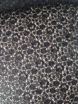 Dantela premium, plina, tip ghipur, neagra