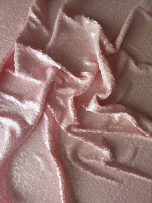 Paiete sidefate combinate cu micropaiete, pe suport de tulle elastic, roz fondant