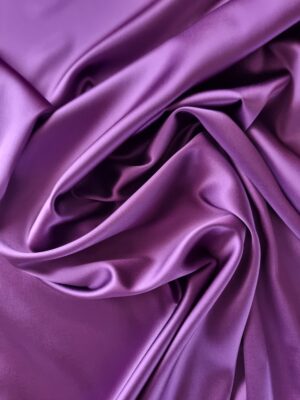 Țesătură crepe de chine, din mătase naturală, cu 5% elastan, dublu face satinat/mat, mov prună