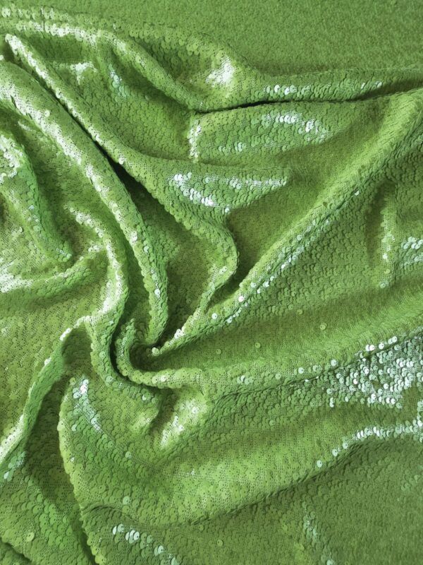 Paiete sidefate combinate cu micropaiete pe suport de tulle elastic, verde mentă