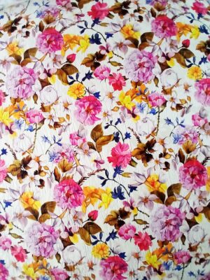 Țesătură jacquard mixtă cu mătase naturală și bumbac, imprimeu cu flori multicolore pe fond ivoire