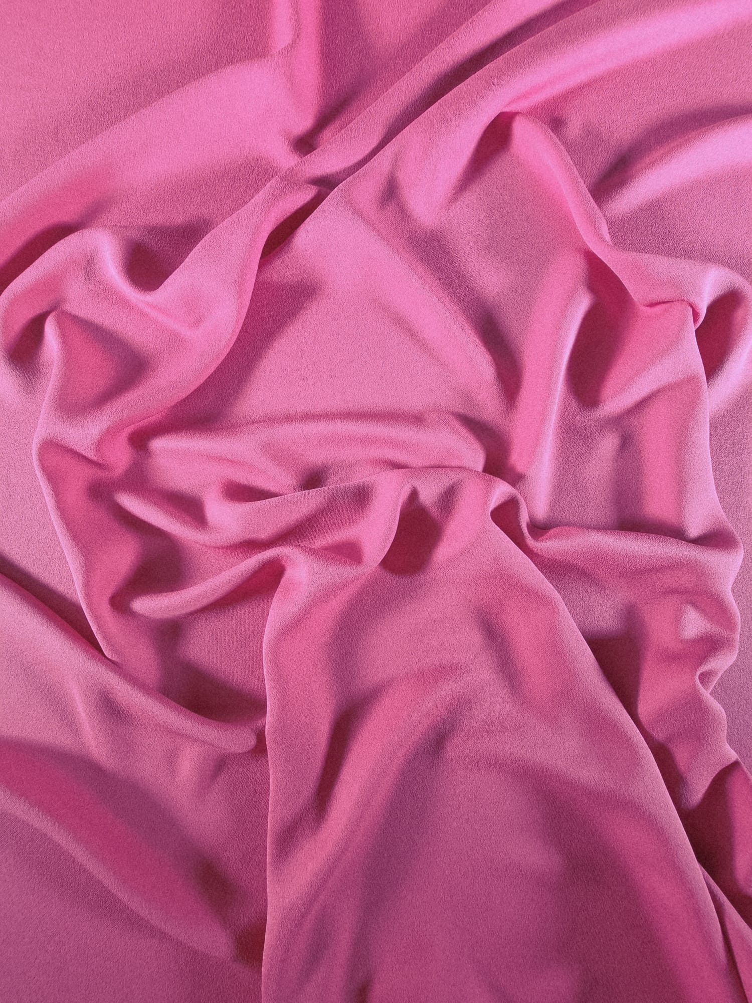Țesătură dublu crepe din mătase naturală, mată, cu 5% elastan, fucsia stins - imagine 2
