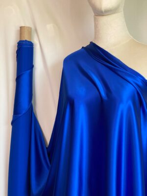 Țesătură crepe de Chine, din mătase naturală cu 5% elastan, dublu fata satinat/mat, albastru